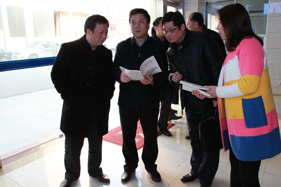 省农业厅副厅长涂胜华视察市农村综合产权交易中心