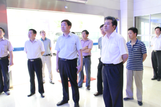 中央办公厅督查室主任蒋建平率中办回访调研组一行来我中心考察农村土地指标交易情况