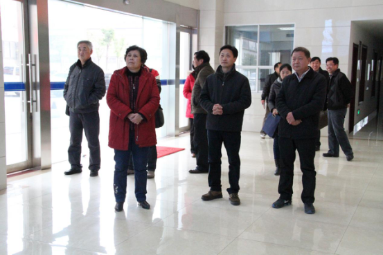 省人大常委会原副主任、湖北经济与社会发展研究院院长蒋大国率调研组一行来我中心就关于土地经营权流转问题进行调研